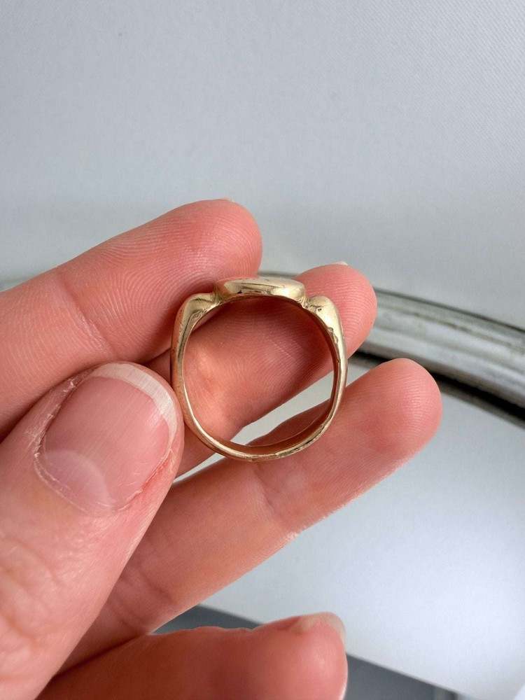 Sura Ring 9ct Gold