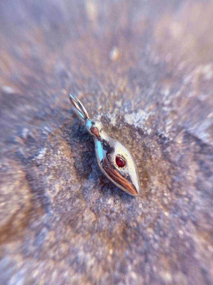 Yoni Pendant