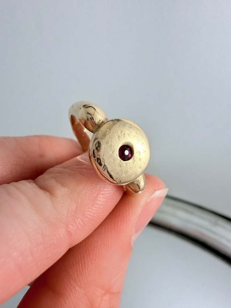 Sura Ring 9ct Gold